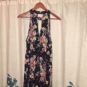 Keyhole black floral maxi